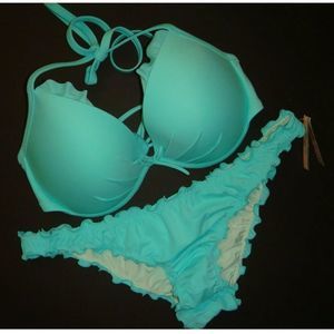 NWT VS 32C/XS BIKINI SEAFOAM GLOW RUFFLE itsy